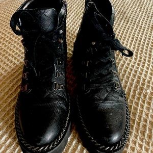 Vince Camuto Maissa Quilted Combat Lace Up Lug Sole Moto Chic Ankle Boot Black